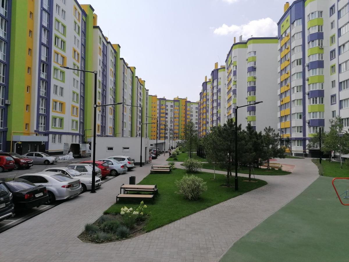094 Жк Щасливий Нова Та Сучасна Квартира 基輔 外观 照片